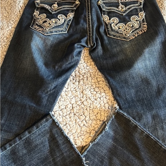 La idol USA jeans, got them from a family member and don’t fit! Super cute! - Picture 2 of 2